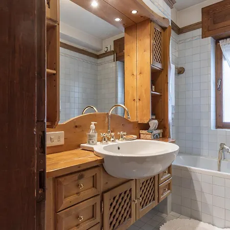 Appartamento Casa Merisanda, Confortevole E Immersa Nel Cortina dʼAmpezzo