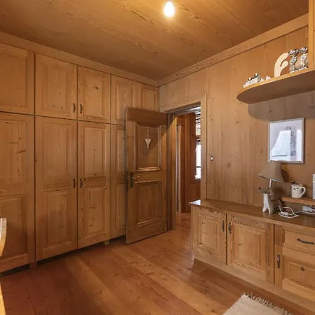 Daire Casa Merisanda, Confortevole E Immersa Nel Cortina dʼAmpezzo