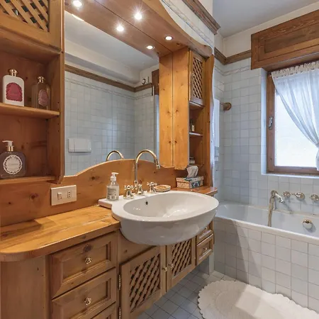 Casa Merisanda, Confortevole E Immersa Nel Cortina dʼAmpezzo