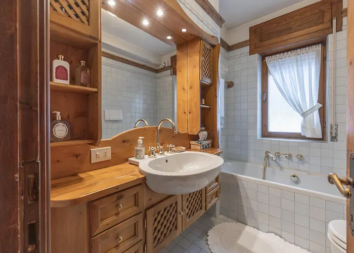 Casa Merisanda, Confortevole E Immersa Nel Cortina dʼAmpezzo